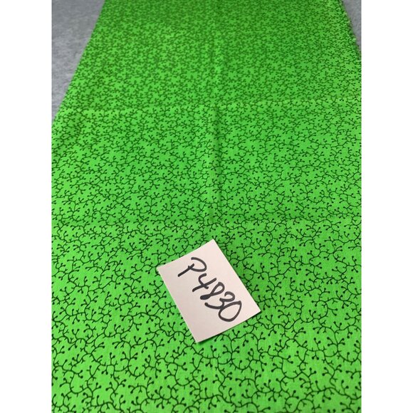 Green Cotton Fabric Black Vine-Like Pattern 18"x22" Fat Quarter Quilting Craftin - Picture 9 of 9